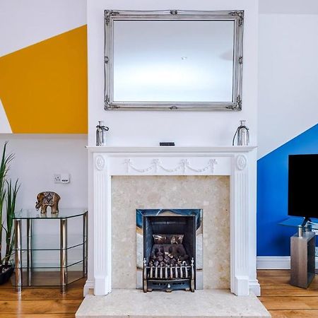 Newhall Road - 4 Bedroom Chester Home - Parking Wervin Exterior foto