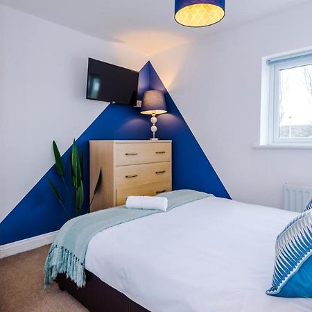 Newhall Road - 4 Bedroom Chester Home - Parking Wervin Exterior foto